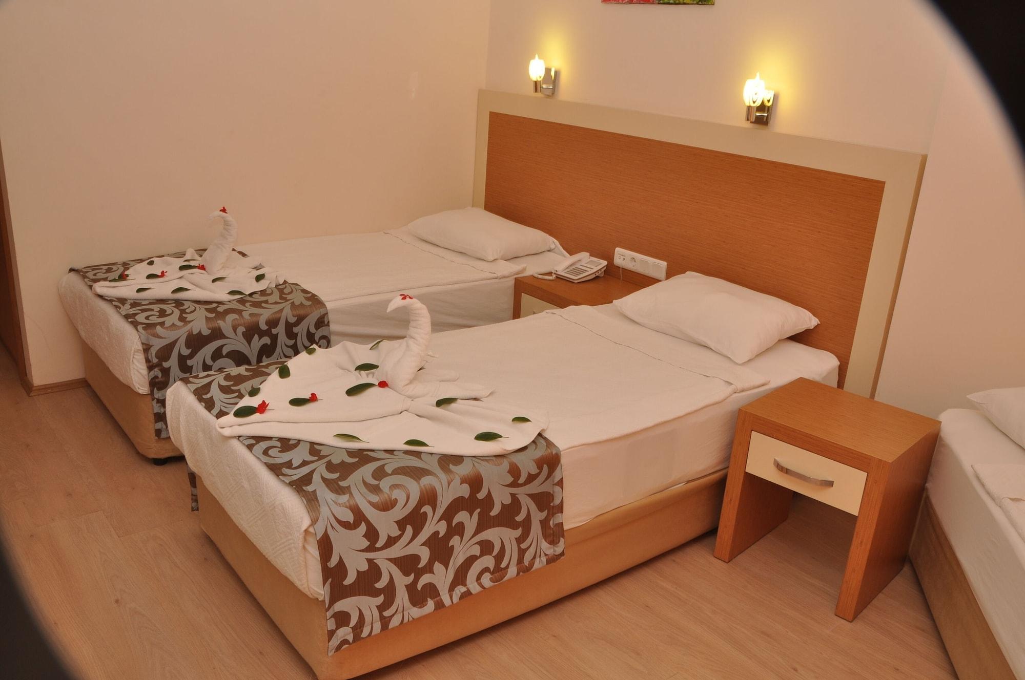 Grand Ati̇Lla Hotel Аланя Екстериор снимка