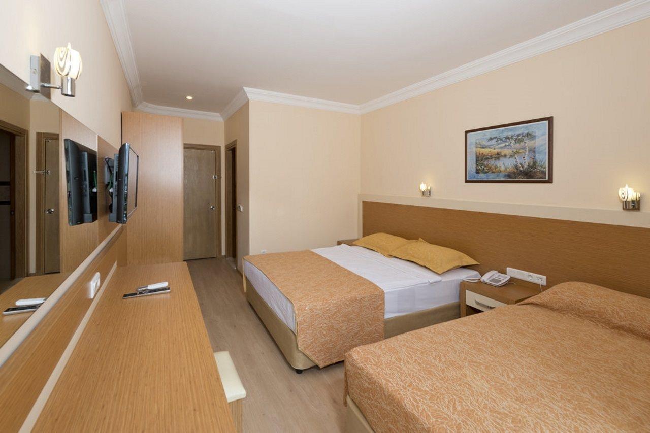 Grand Ati̇Lla Hotel Аланя Екстериор снимка
